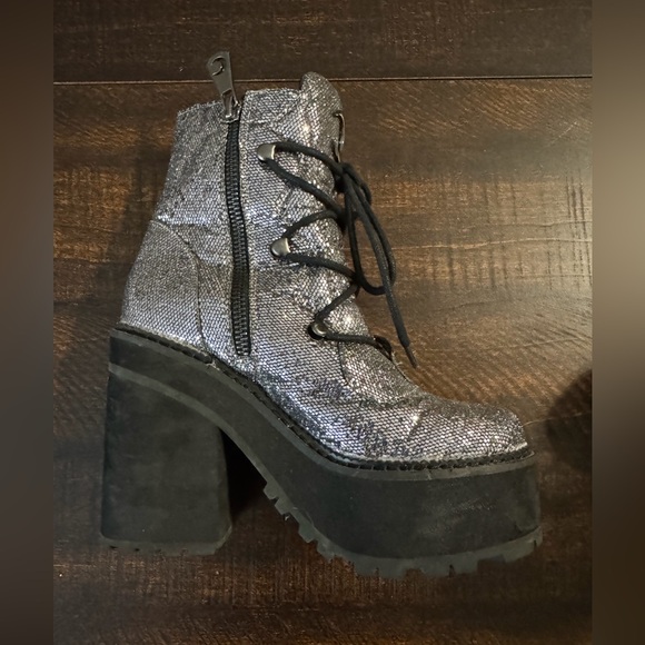 KILLSTAR Dusk Silver Shimmer Moon Platform Boots Metallic Goth Punk US 5 - Picture 5 of 12